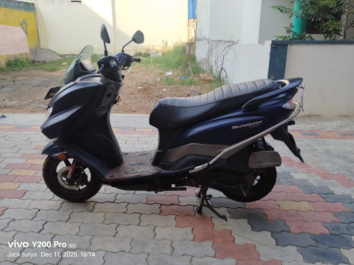 Suzuki Burgman Street