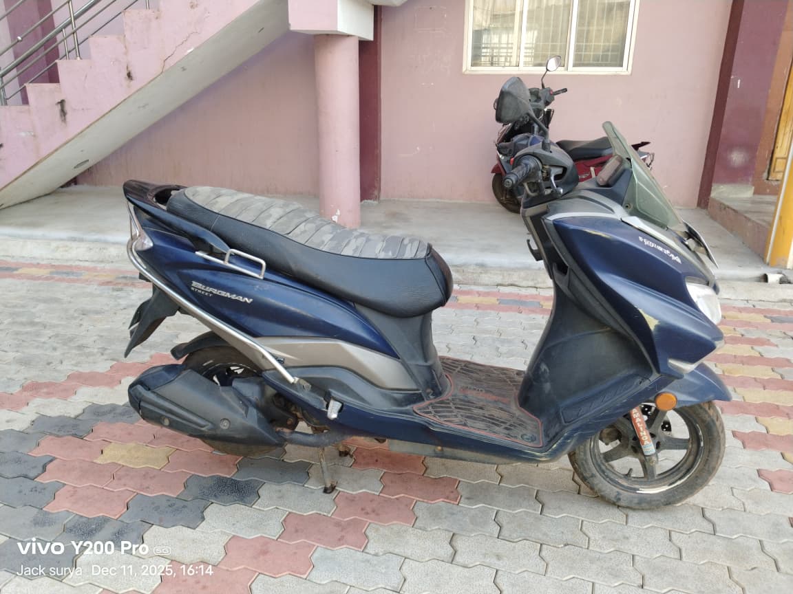 Suzuki Burgman Street