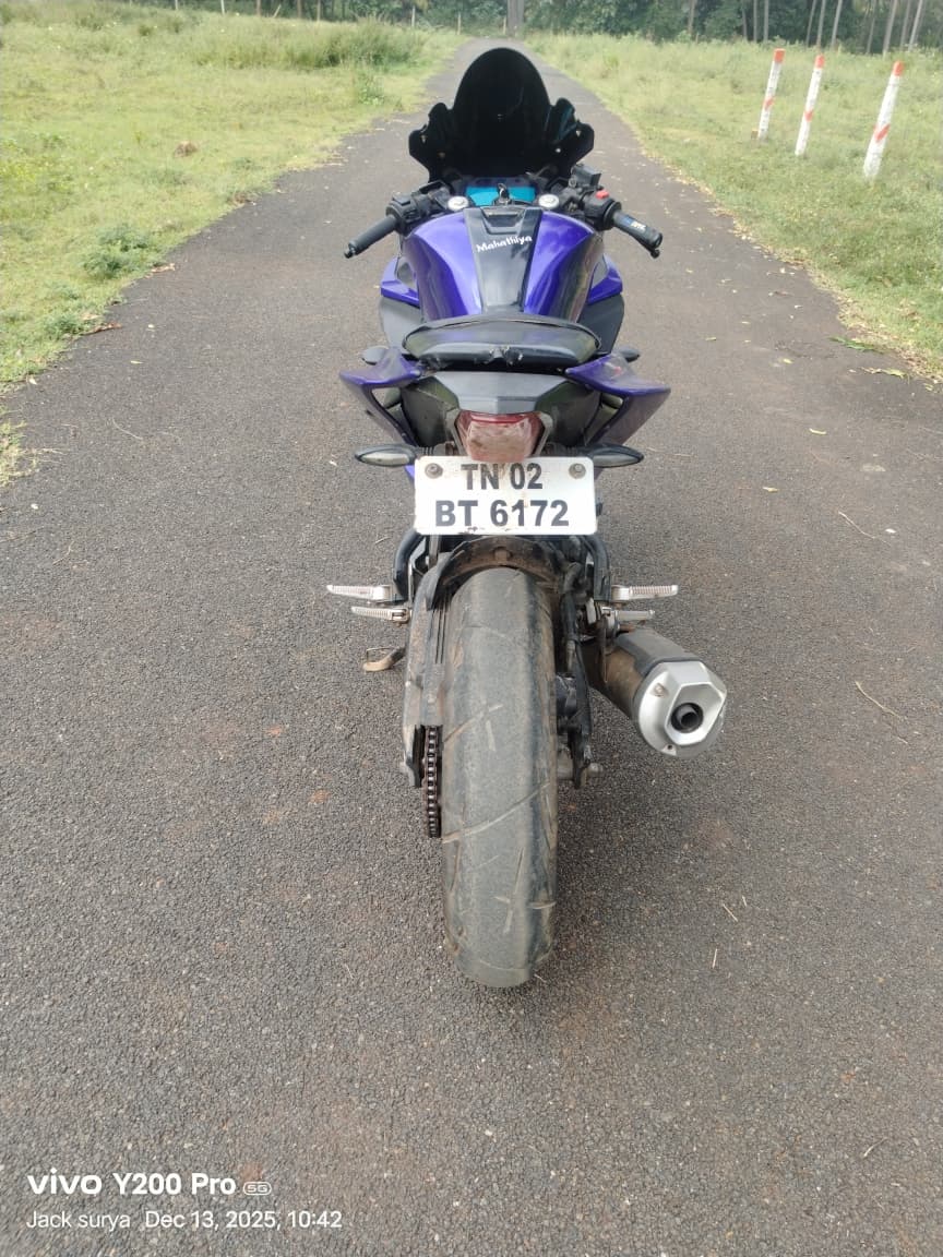 Yamaha R15 V4