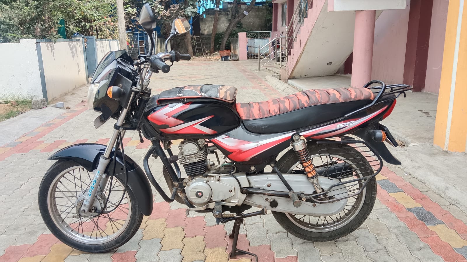 Bajaj CT 100