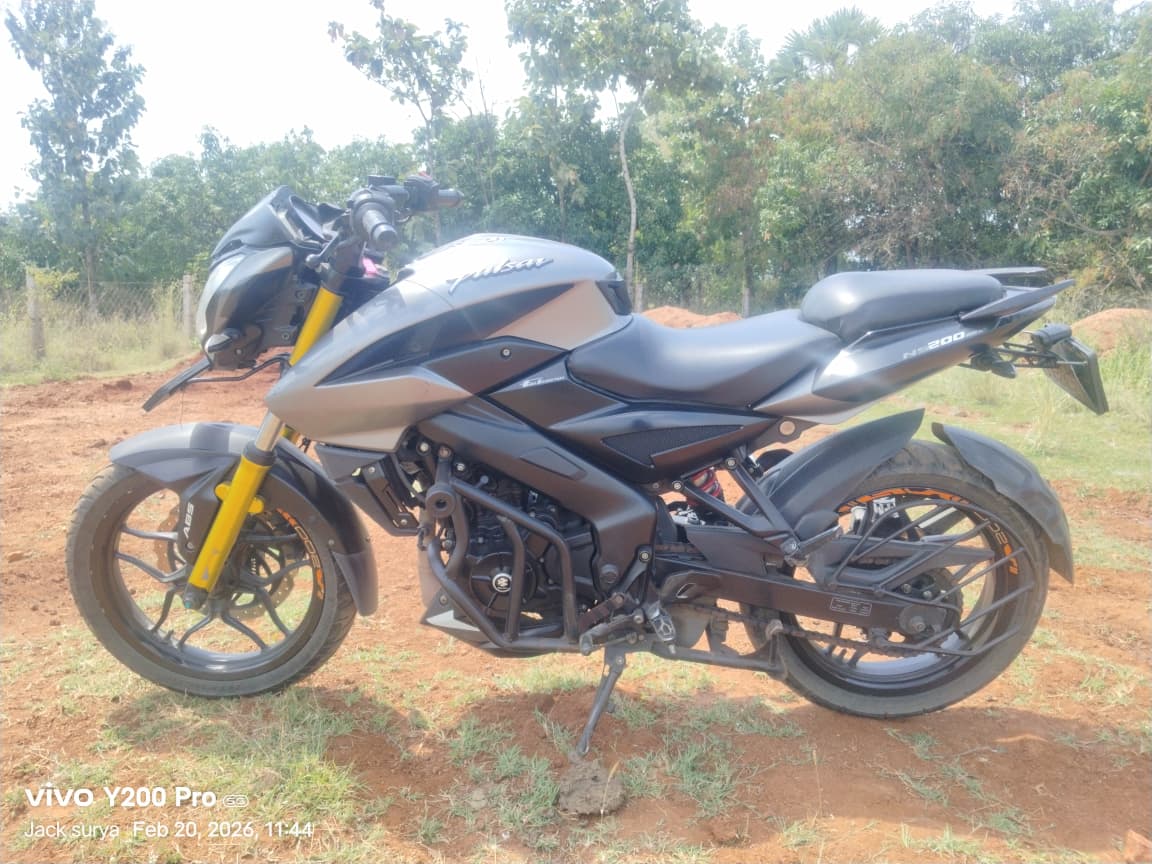 Bajaj Pulsar NS200